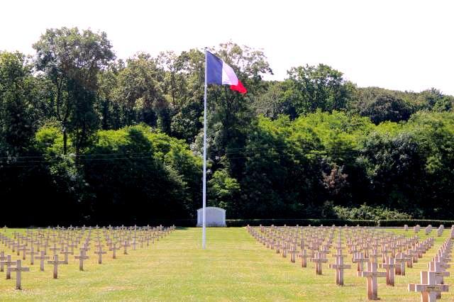 Cimetière militaire de Cuts